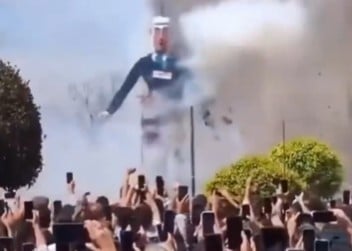 Une effigie de Netanyahou d&eacute;truite &agrave; Malaga cr&eacute;e la controverse