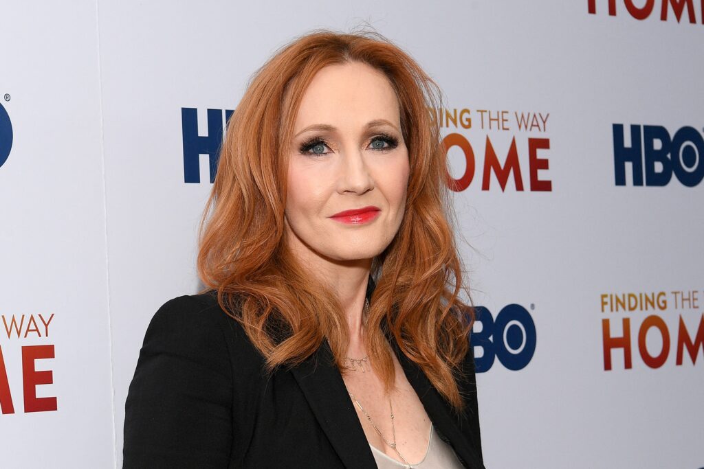 &laquo; Courir vers la sortie serait aussi acceptable &raquo; : J.K. Rowling raille Starmer