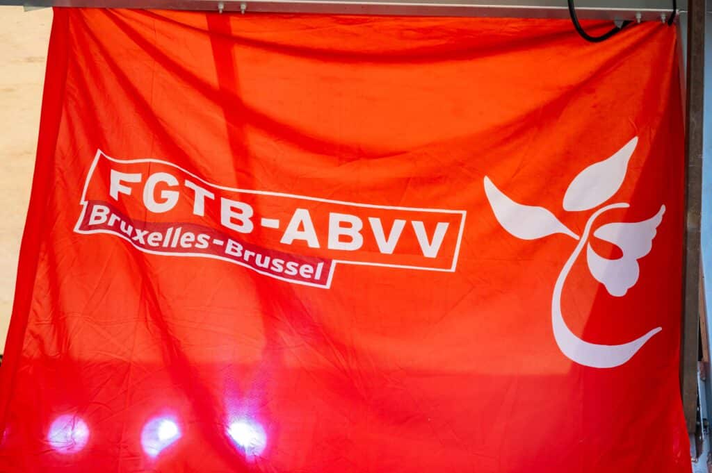 Au 1er mai de la FGTB, on scande que &laquo; tout le monde d&eacute;teste la police &raquo;