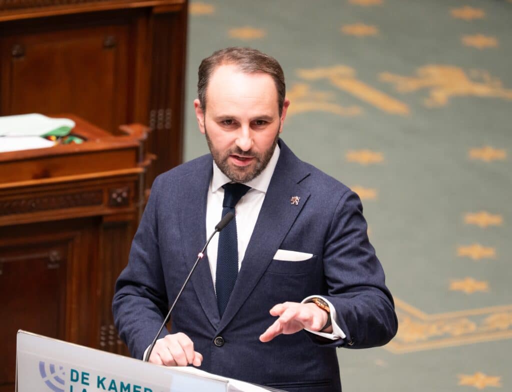 Wachtrijen op Brussels Airport: "Dit is nefast voor ons imago en onze economie"&nbsp;