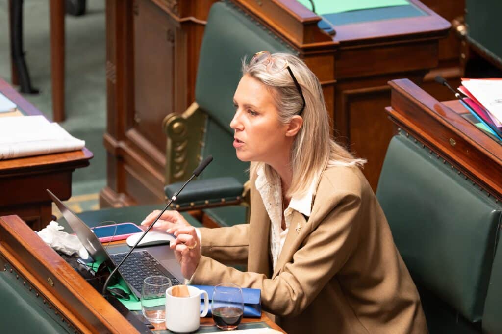 Le PS prend l'Espagne comme mod&egrave;le et veut r&eacute;gulariser des milliers de sans-papiers