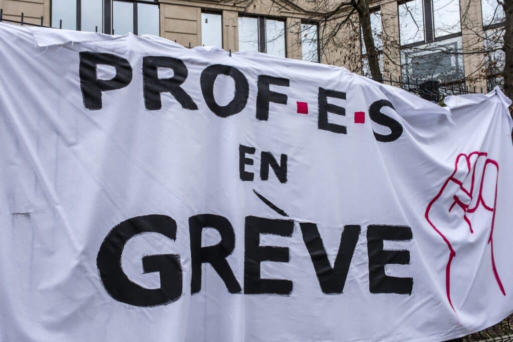 Gr&egrave;ve dans l&rsquo;enseignement : quand la contestation finit par fragiliser l&rsquo;&eacute;cole elle-m&ecirc;me (ANALYSE)