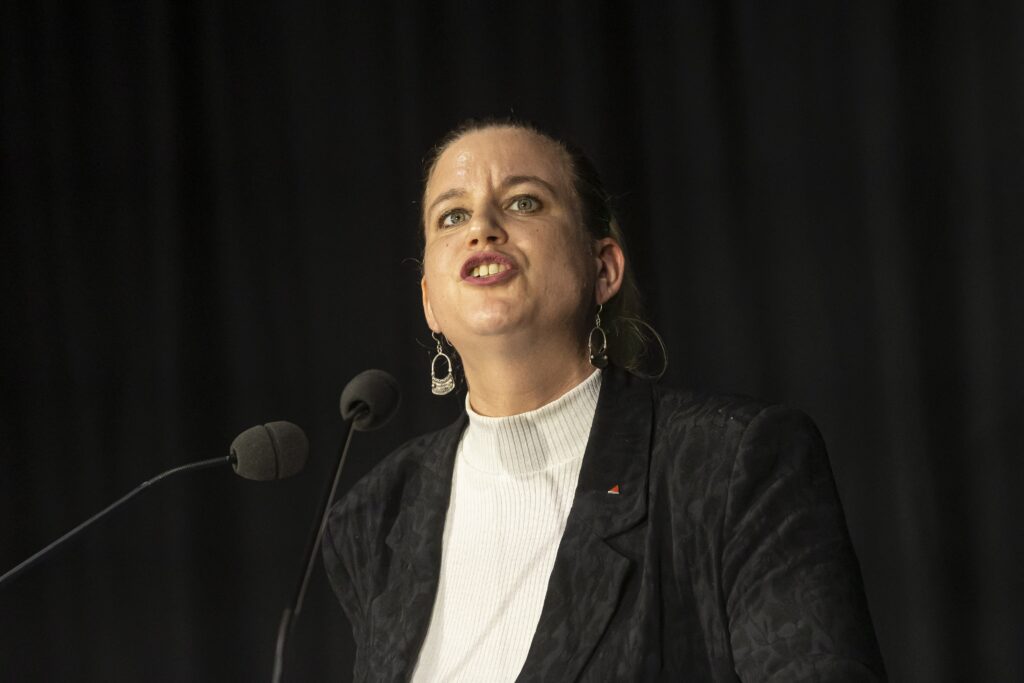 Mathilde Panot : &laquo; La France blanche et chr&eacute;tienne n&rsquo;a jamais exist&eacute; &raquo;