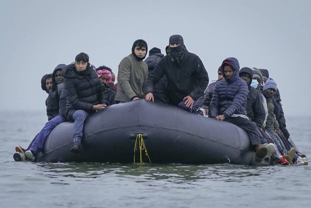 &laquo; Consid&eacute;rez-vous d&eacute;j&agrave; en Grande-Bretagne &raquo; : l'enqu&ecirc;te qui r&eacute;v&egrave;le comment les passeurs narguent l'Europe