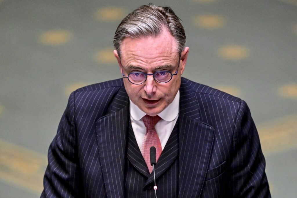 De Wever houdt vast aan defensiebudget: &ldquo;2 procent staat in marmer gekapt&rdquo;