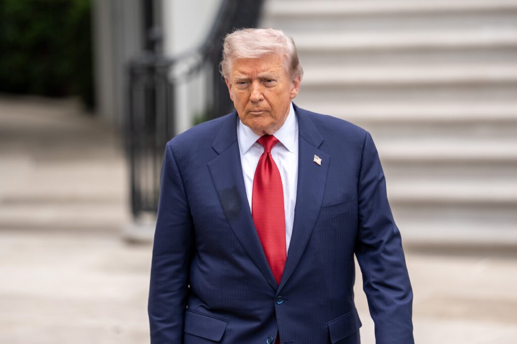 Trump rejette l&rsquo;offre iranienne, le d&eacute;troit d&rsquo;Ormuz reste au bord de la rupture