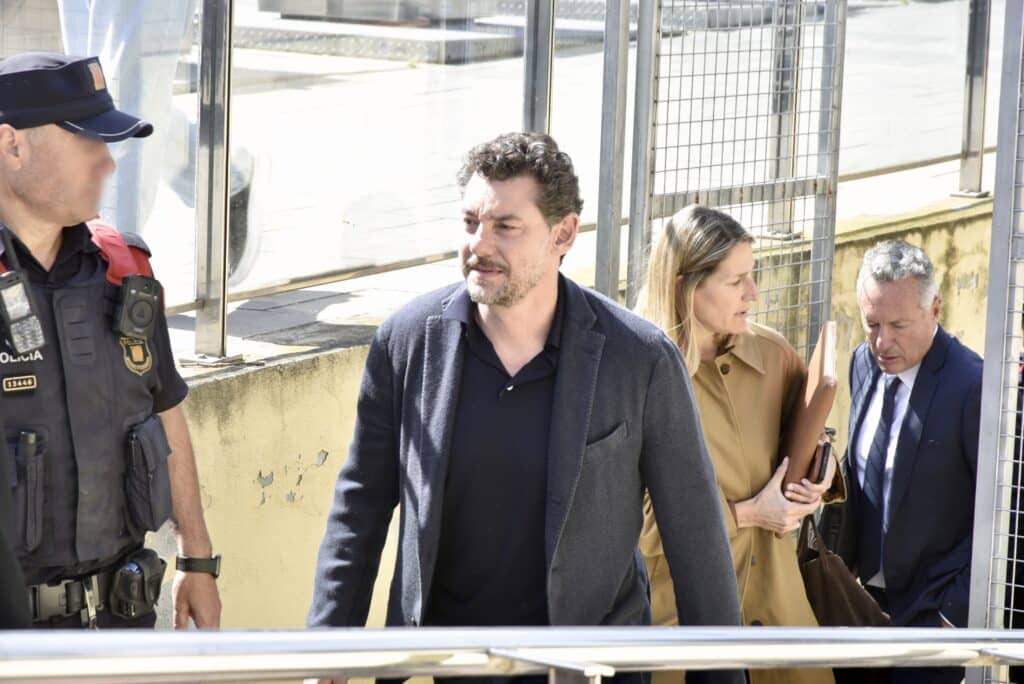Mort du fondateur de Mango : testament, argent, contradictions&hellip; pourquoi la justice espagnole soup&ccedil;onne d&eacute;sormais son fils