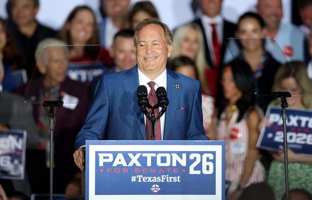 Au Texas, Trump fait tomber un vieux baron r&eacute;publicain et impose son candidat MAGA