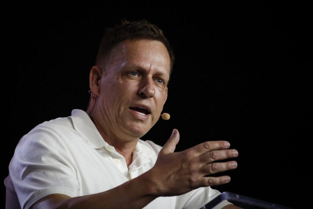 &laquo; Une heure et demie par semaine &raquo; : Peter Thiel limite drastiquement les &eacute;crans de ses enfants