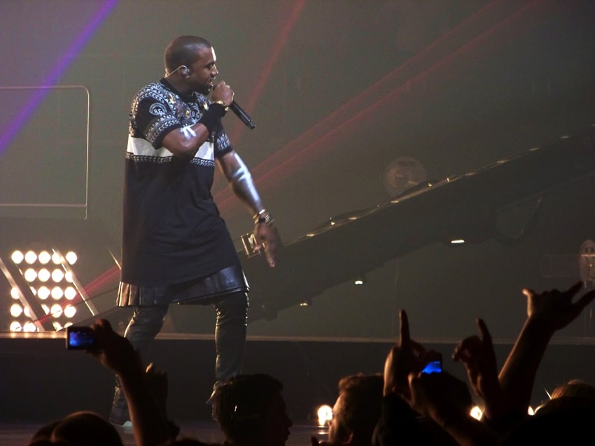 Kanye West sur sc&egrave;ne en 2012 lors du Watch the Thrones Tour