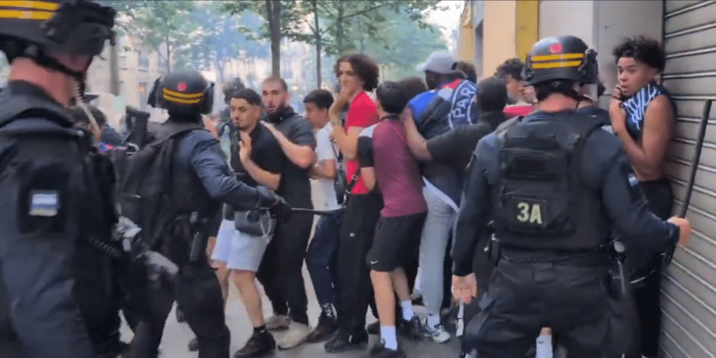 Le revers s&eacute;curitaire du sacre du PSG : 780 interpellation, 57 policiers bless&eacute;s