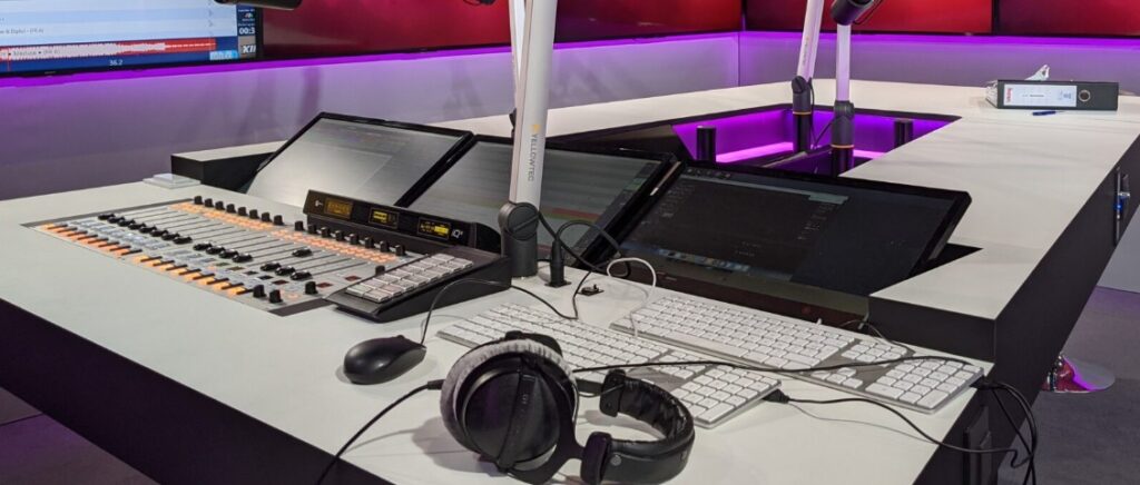 Fin de la FM : le secteur audiovisuel freine des quatre fers