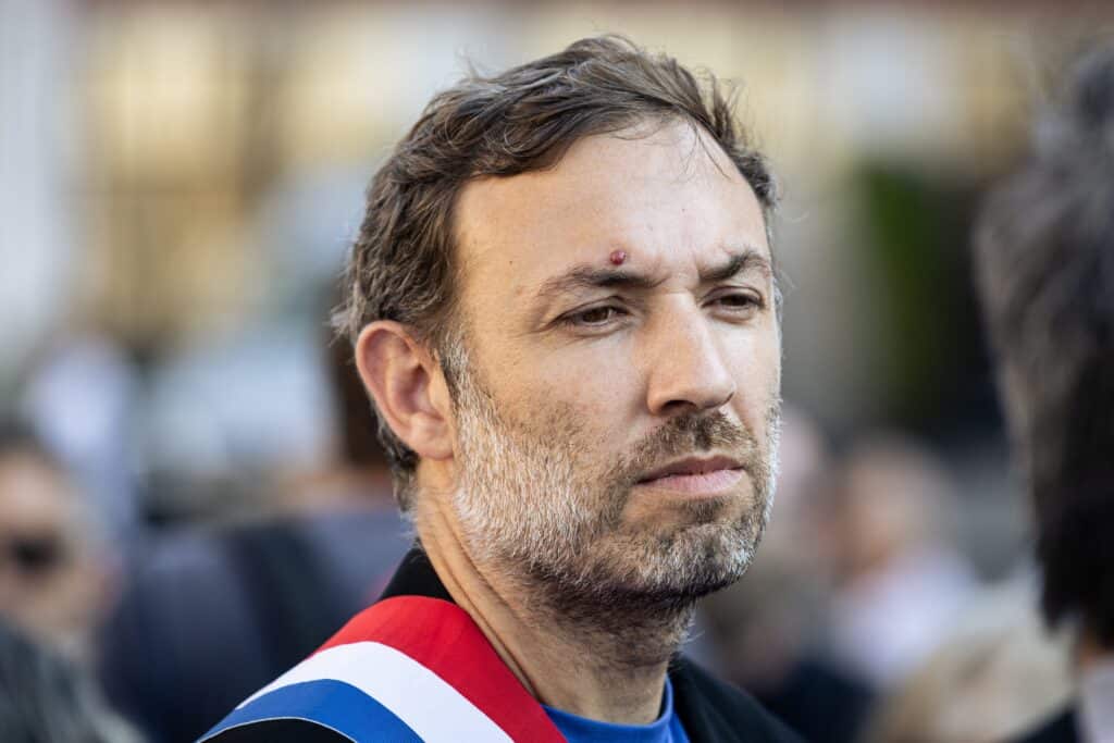 &laquo; Des criminels climatiques &raquo; : Thomas Portes veut d&eacute;gager les grands yachts des eaux fran&ccedil;aises