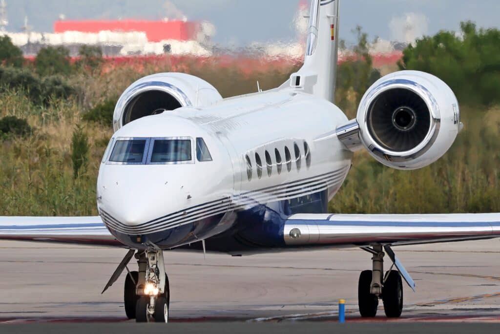 Malgr&eacute; les sanctions, les proches de Poutine continuent de voyager en jets priv&eacute;s occidentaux
