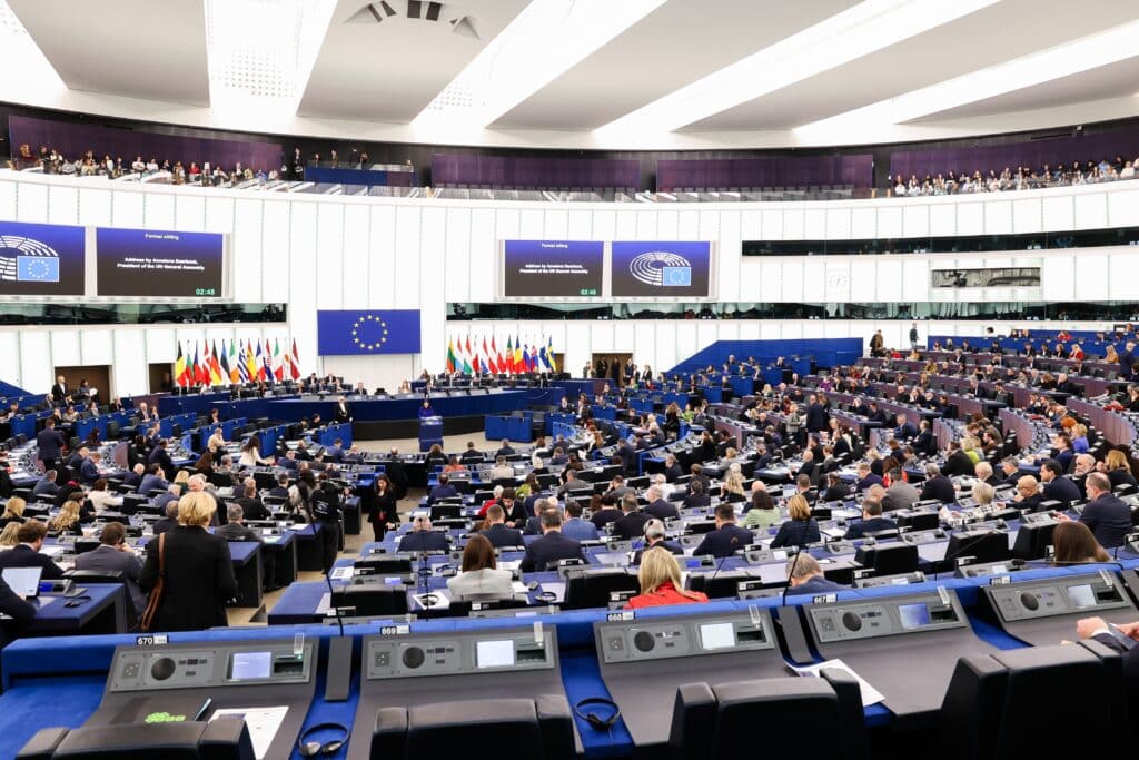 Dix-neuf pays veulent d&eacute;sormais des centres de retour hors d'Europe