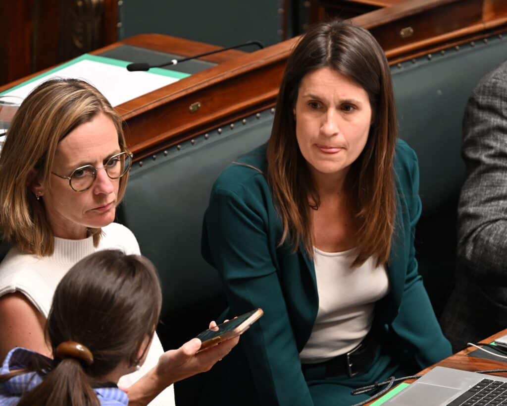 Pacte migratoire europ&eacute;en : le VB lance une obstruction alors que l&rsquo;Europe durcit les OQTB