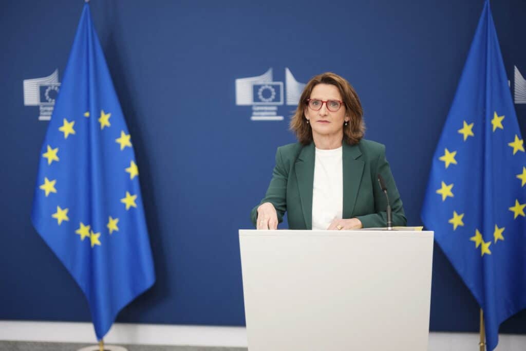Bruxelles refuse de laisser Meta contr&ocirc;ler seul l'avenir de l'IA sur WhatsApp