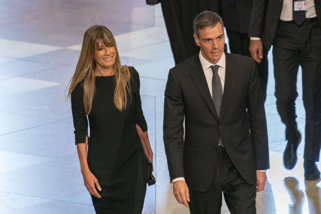 Espagne : l'&eacute;pouse de Pedro S&aacute;nchez priv&eacute;e de passeport, la crise politique s'aggrave