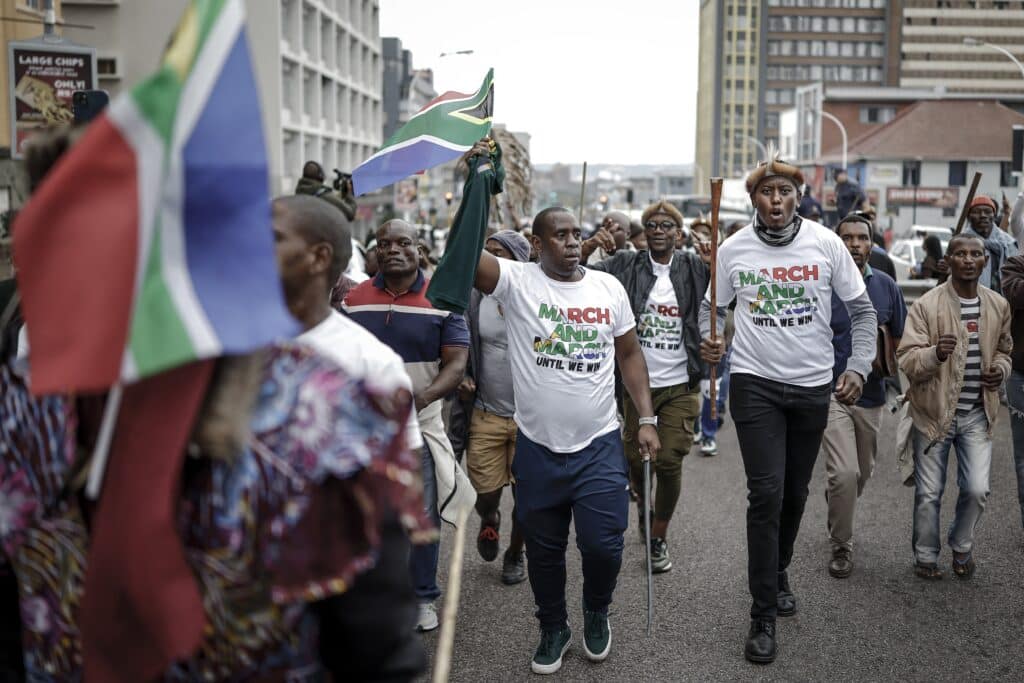 Afrique du Sud : manifestations anti-immigration, villes paralys&eacute;es et arm&eacute;e en alerte