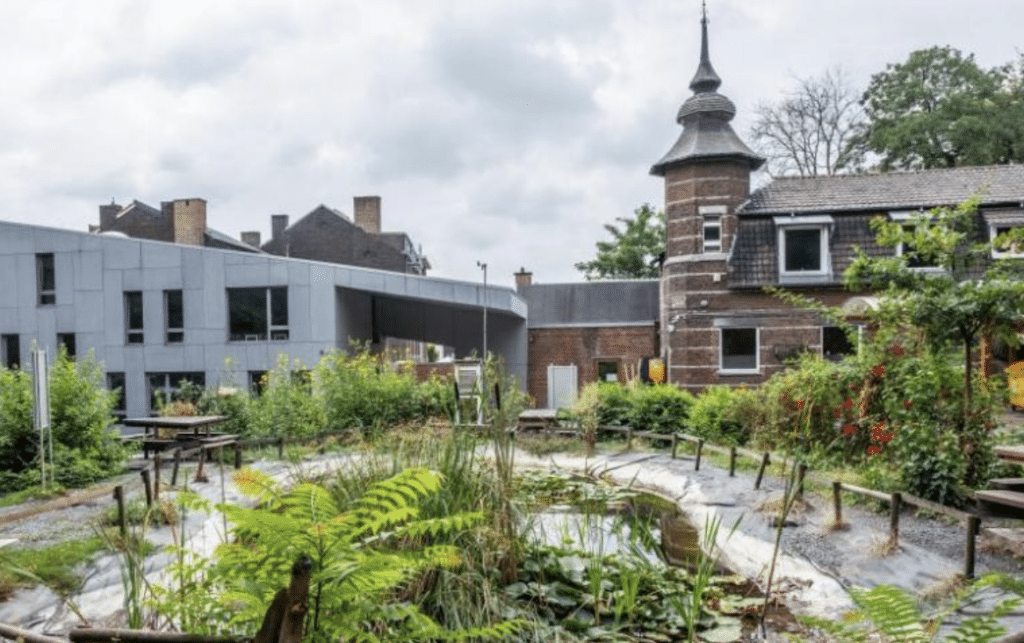 Li&egrave;ge: des parents obtiennent en  justice la lev&eacute;e des piquets de gr&egrave;ve devant le Coll&egrave;ge Sainte-V&eacute;ronique