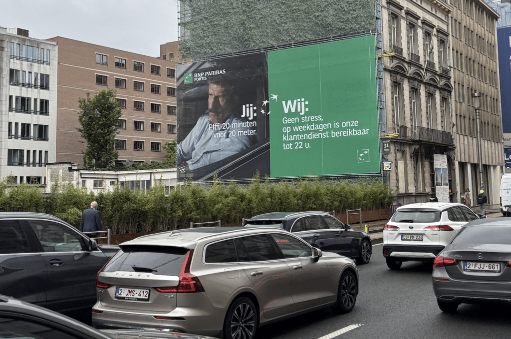 "20 minutes pour 20 m&egrave;tres" : quand  les bouchons bruxellois &nbsp;inspirent une grande banque...