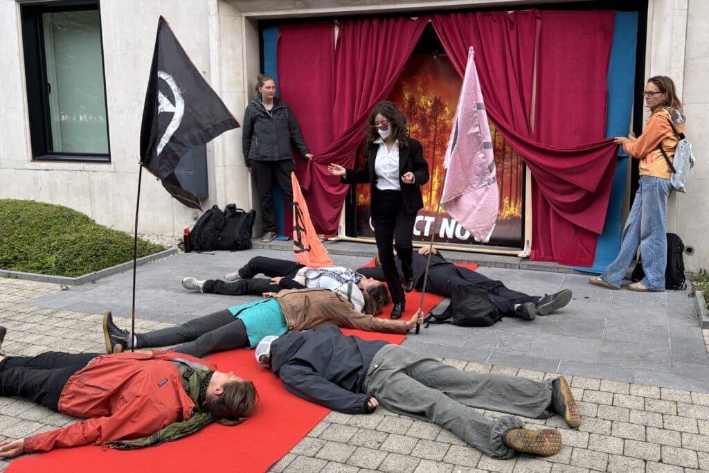 Extinction Rebellion bloque un lobby p&eacute;trolier au c&oelig;ur de Bruxelles