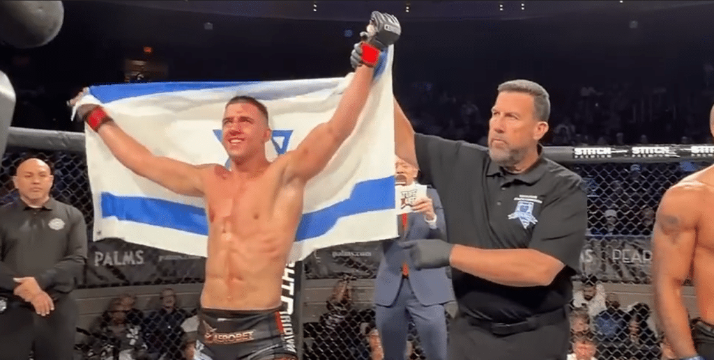 MMA : L&rsquo;Isra&eacute;lien Smotritsky gagne et enflamme l&rsquo;ar&egrave;ne &agrave; Las Vegas