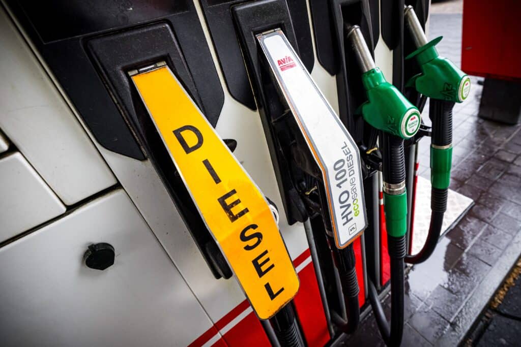 Dieselprijs rondt opnieuw de kaap van 2 euro per liter: hoe fors kan de prijs aan de pomp stijgen?
