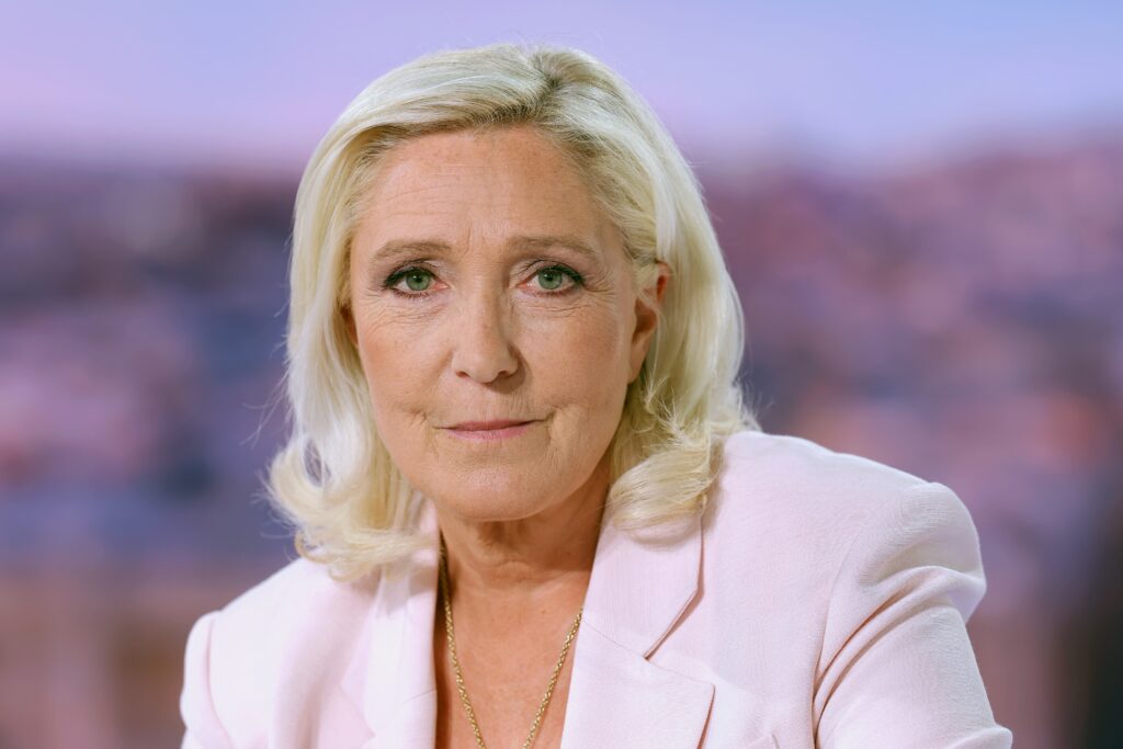 Marine Le Pen confirme sa candidature : ce que son pourvoi en cassation change sur le plan juridique