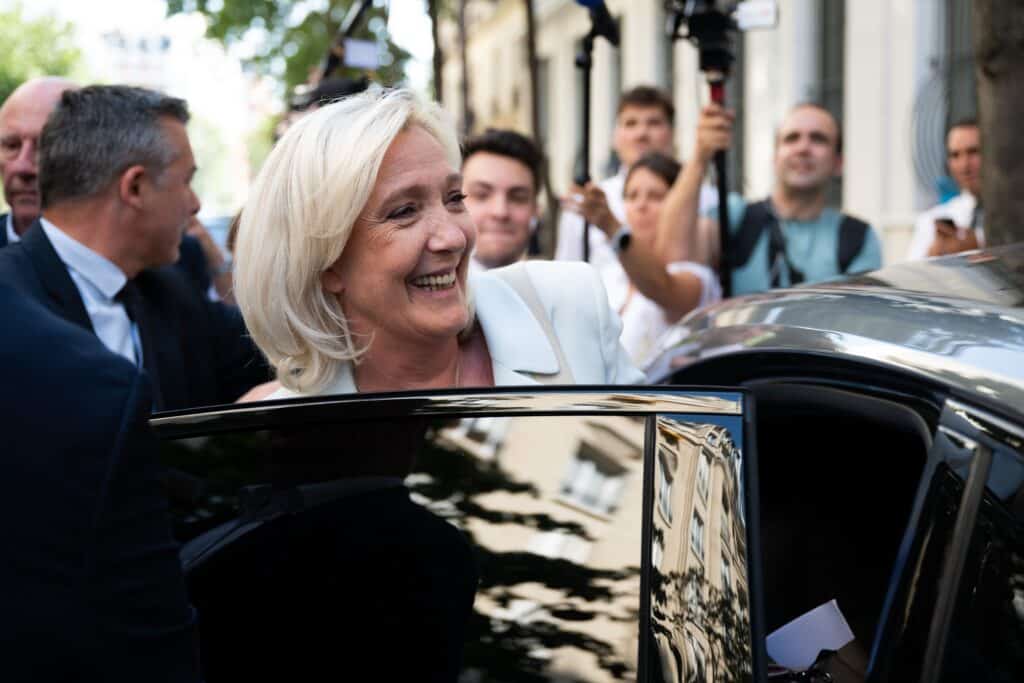 Le Pen plus favorite que jamais : un sondage la voit gagner quel que soit son adversaire