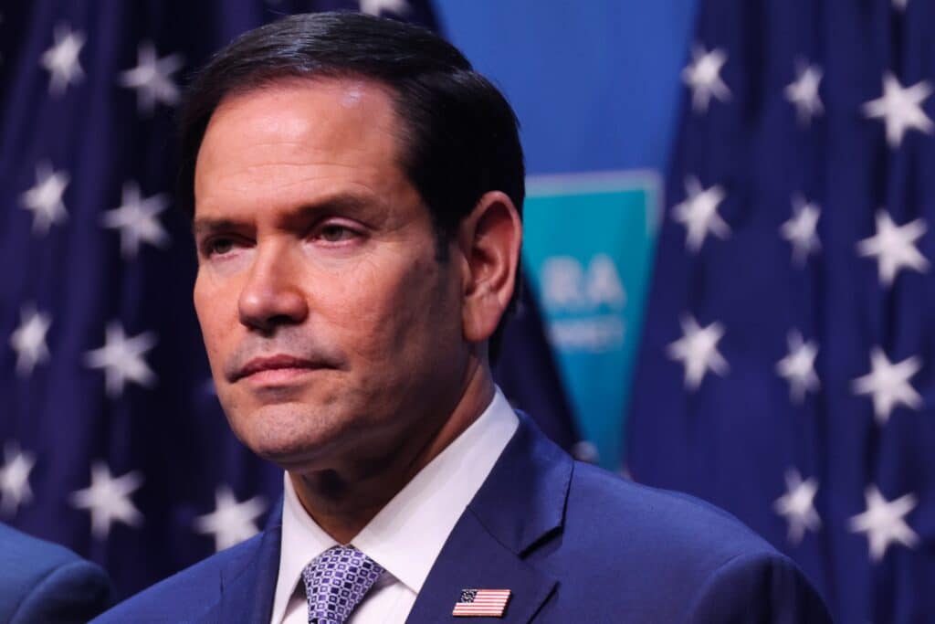 &laquo; Brique par brique, nous la d&eacute;mant&egrave;lerons &raquo; : Marco Rubio lance une offensive contre la CPI