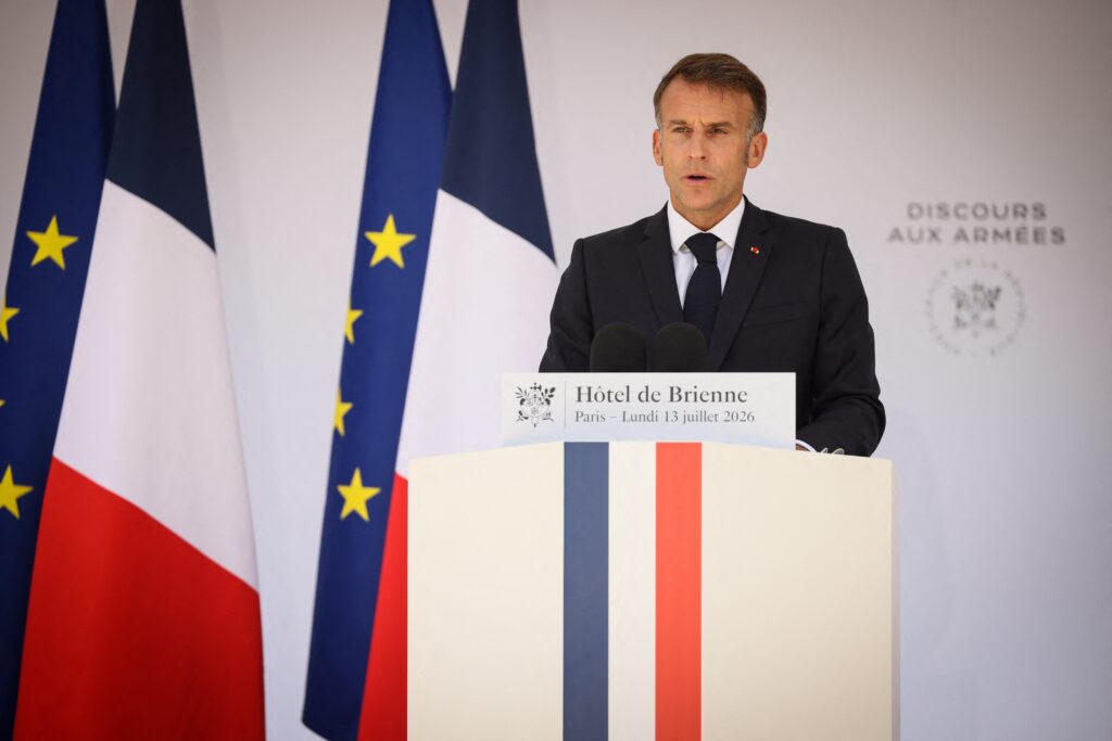 &laquo; Au prix du sang s'il le faut &raquo; : Macron durcit encore son discours sur la d&eacute;fense de l'Europe