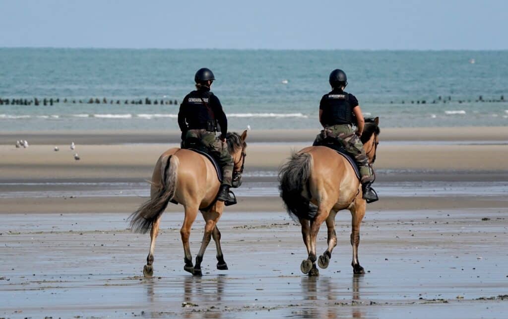 Quatre morts dans la Manche : les policiers fran&ccedil;ais avaient re&ccedil;u l'ordre de laisser partir les embarcations