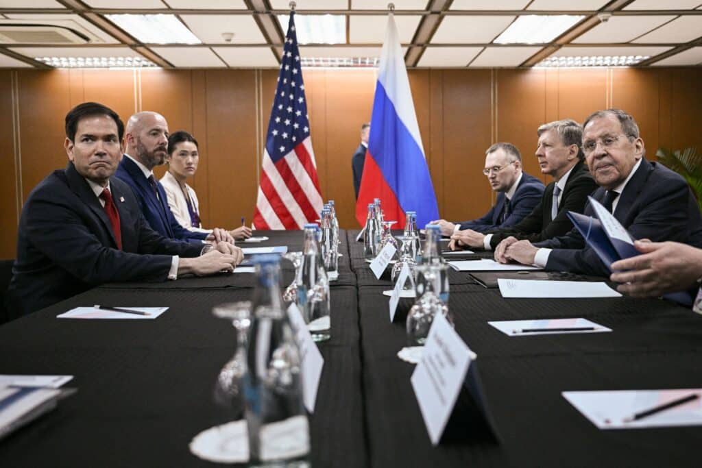 Ukraine : Lavrov met en garde Rubio contre les livraisons d&rsquo;armes