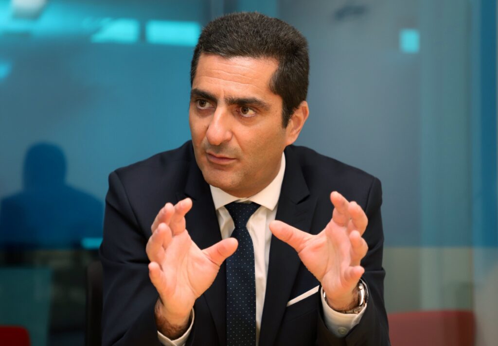 &laquo; Il manque 575 milliards d'euros &raquo; : l'analyse alarmante de Marc Touati sur la dette fran&ccedil;aise