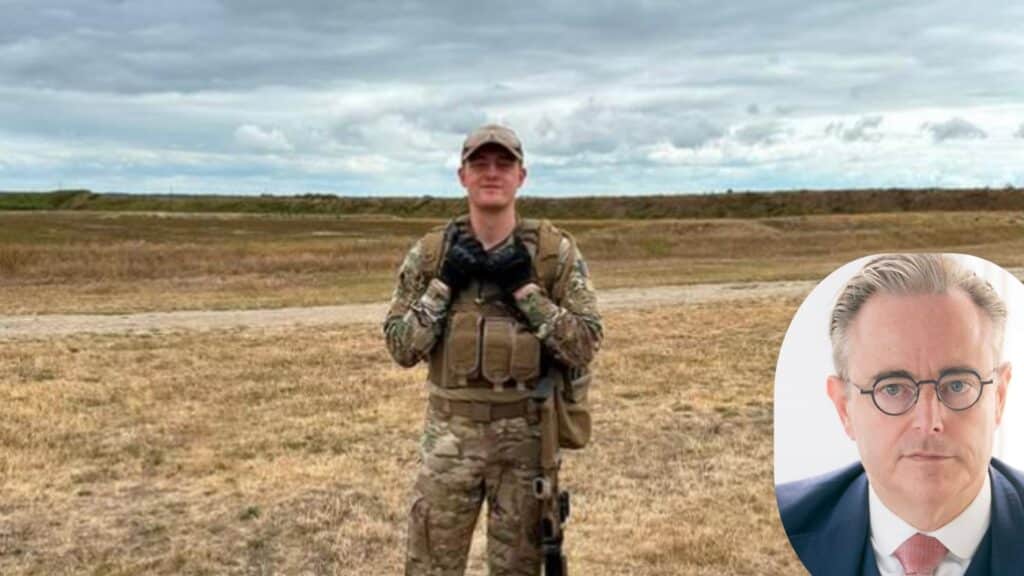 &laquo; Fier ! &raquo; : Bart De Wever d&eacute;voile une photo de son fils Simon en uniforme militaire
