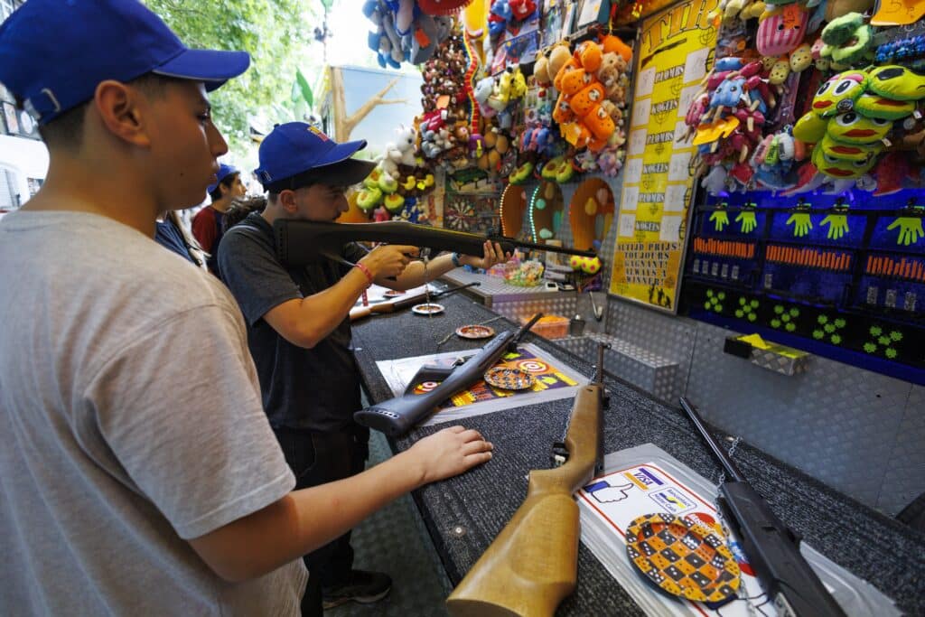 Foire du Midi &agrave; Bruxelles : les exclusions du ch&ocirc;mage et la crise du pouvoir d&rsquo;achat font-elles fuir les visiteurs ?