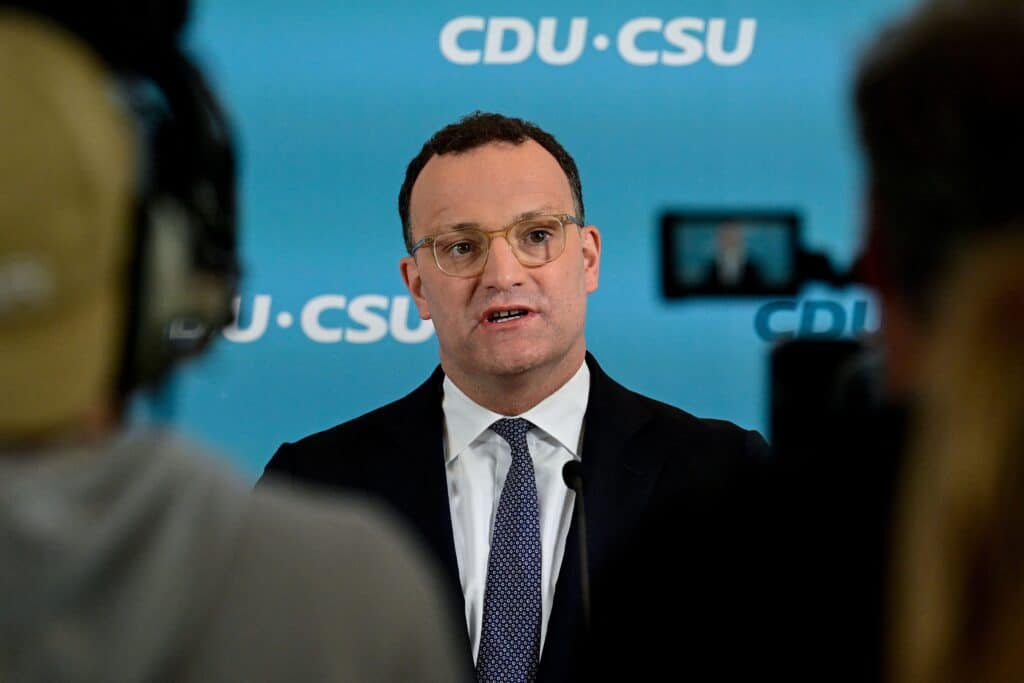 Allemagne : la naissance de son enfant par GPA pousse Jens Spahn &agrave; la d&eacute;mission