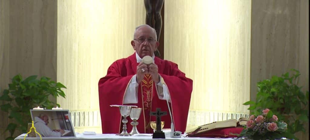 Assassin&eacute; dans son &eacute;glise, le p&egrave;re Jacques Hamel re&ccedil;oit un hommage national dix ans plus tard