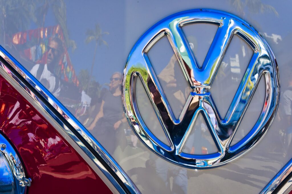 Volkswagen face &agrave; un conflit social apr&egrave;s l'annonce d'un vaste plan d'&eacute;conomies