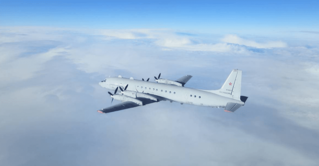 Mer Baltique : les F-16 polonais interceptent un nouvel Il-20M russe