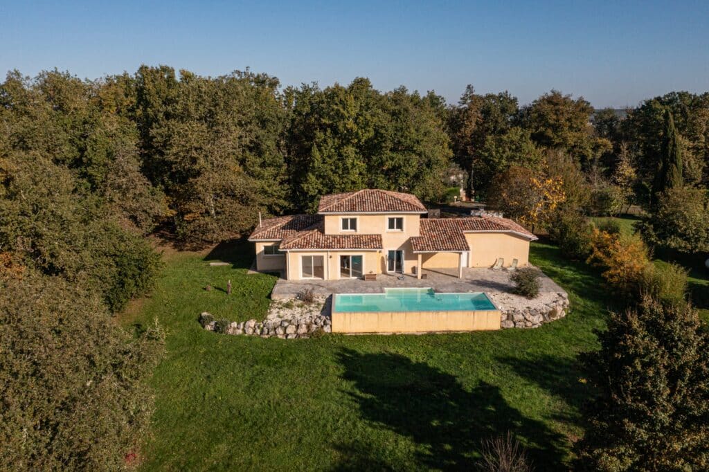Avoir une maison de vacances, le r&ecirc;ve de nombreux Belges&hellip; qui peut aussi tourner &agrave; la corv&eacute;e.