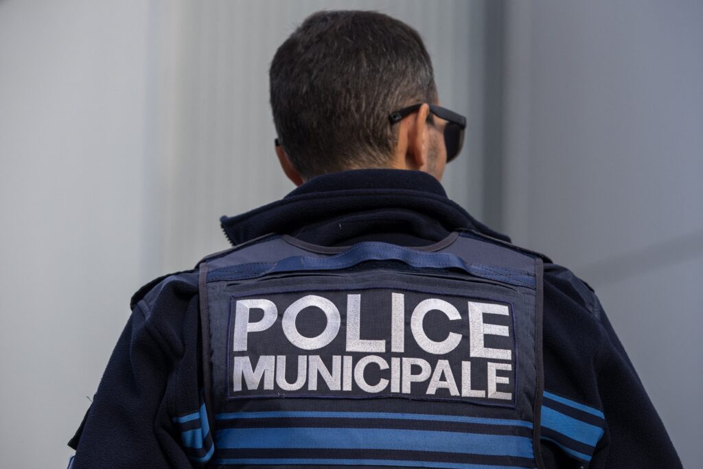 &laquo; Allahou Akbar &raquo;, coups de couteau et carotide vis&eacute;e : deux policiers municipaux attaqu&eacute;s en plein Toulouse