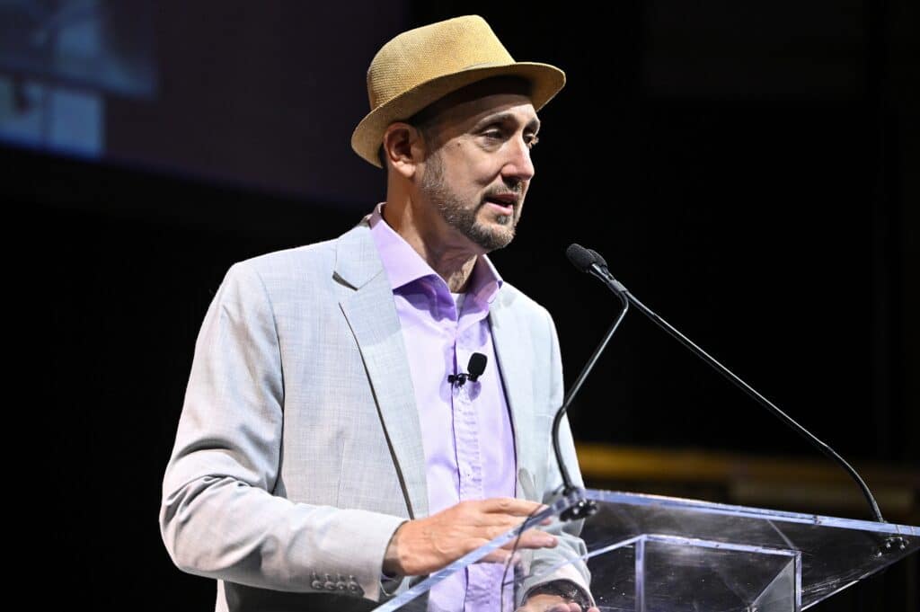 Le r&eacute;dacteur en chef de Forbes licenci&eacute; apr&egrave;s avoir re&ccedil;u secr&egrave;tement 6 millions de dollars