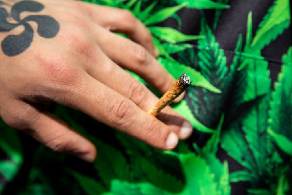 Cannabis : deux ans apr&egrave;s la l&eacute;galisation, l&rsquo;Allemagne d&eacute;couvre l&rsquo;envers du d&eacute;cor