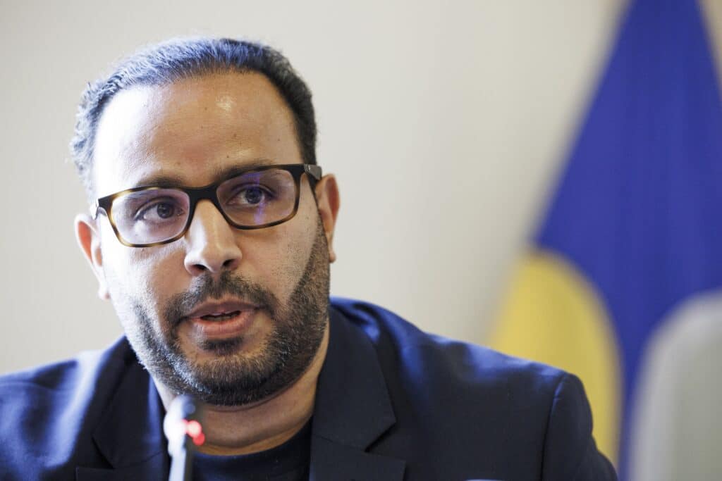 Promesse de plus d&rsquo;&eacute;thique dans les statuts du PS mais Lotfi Mostefa r&eacute;&eacute;lu au Foyer anderlechtois, le sommet de la mal-gouvernance.