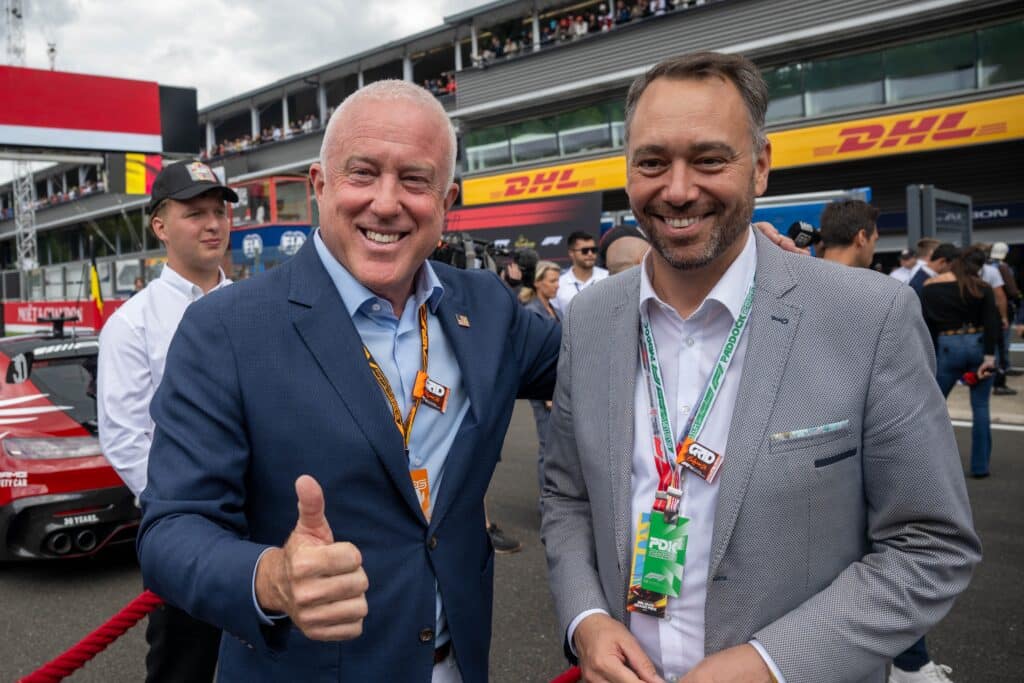 Pr&eacute;vot waarschuwt VS-ambassadeur Bill White, maar die bindt niet in: &lsquo;Ik blijf mijn mening posten&rsquo;