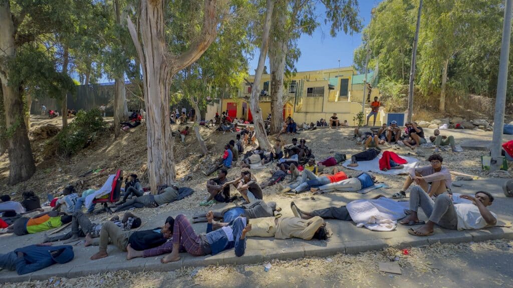 Ceuta : des centaines de mineurs seront finalement transf&eacute;r&eacute;s vers l'Espagne continentale