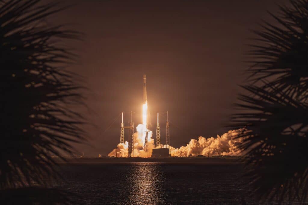 Un d&eacute;bris spatial de SpaceX s'&eacute;crase sur la Lune &agrave; pr&egrave;s de 8.700 km/h