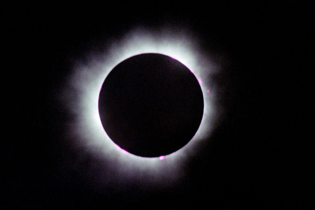 Le Soleil va dispara&icirc;tre deux fois ce soir : pourquoi l&rsquo;&eacute;clipse espagnole sera exceptionnelle
